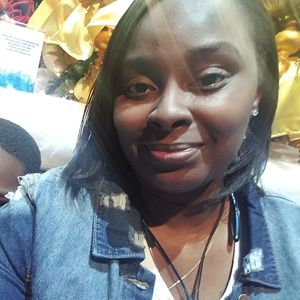 Meet your Posher, Dominique